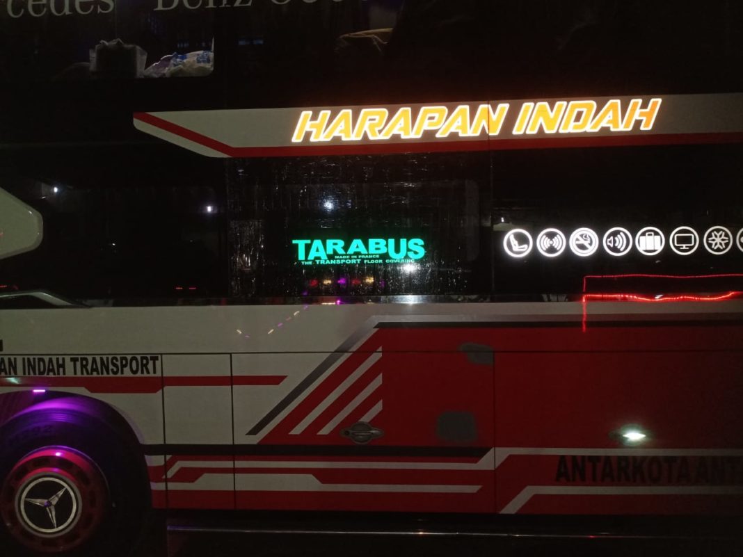Bus Harapan Indah
